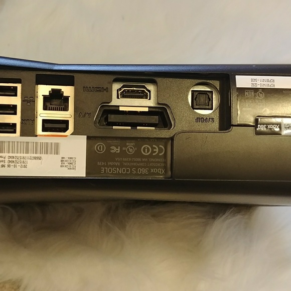 Xbox 360(8 games included) - Picture 2 of 3